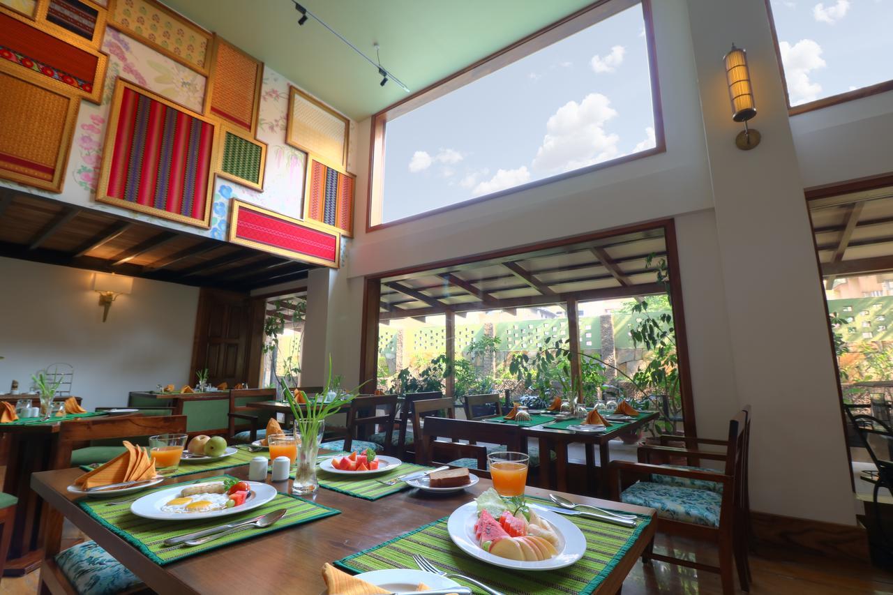 เดอะ คุวาหติ แอดเดรส บาย เซ็นเตอร์พอยต์ Hotel กูวาฮาติ ภายนอก รูปภาพ