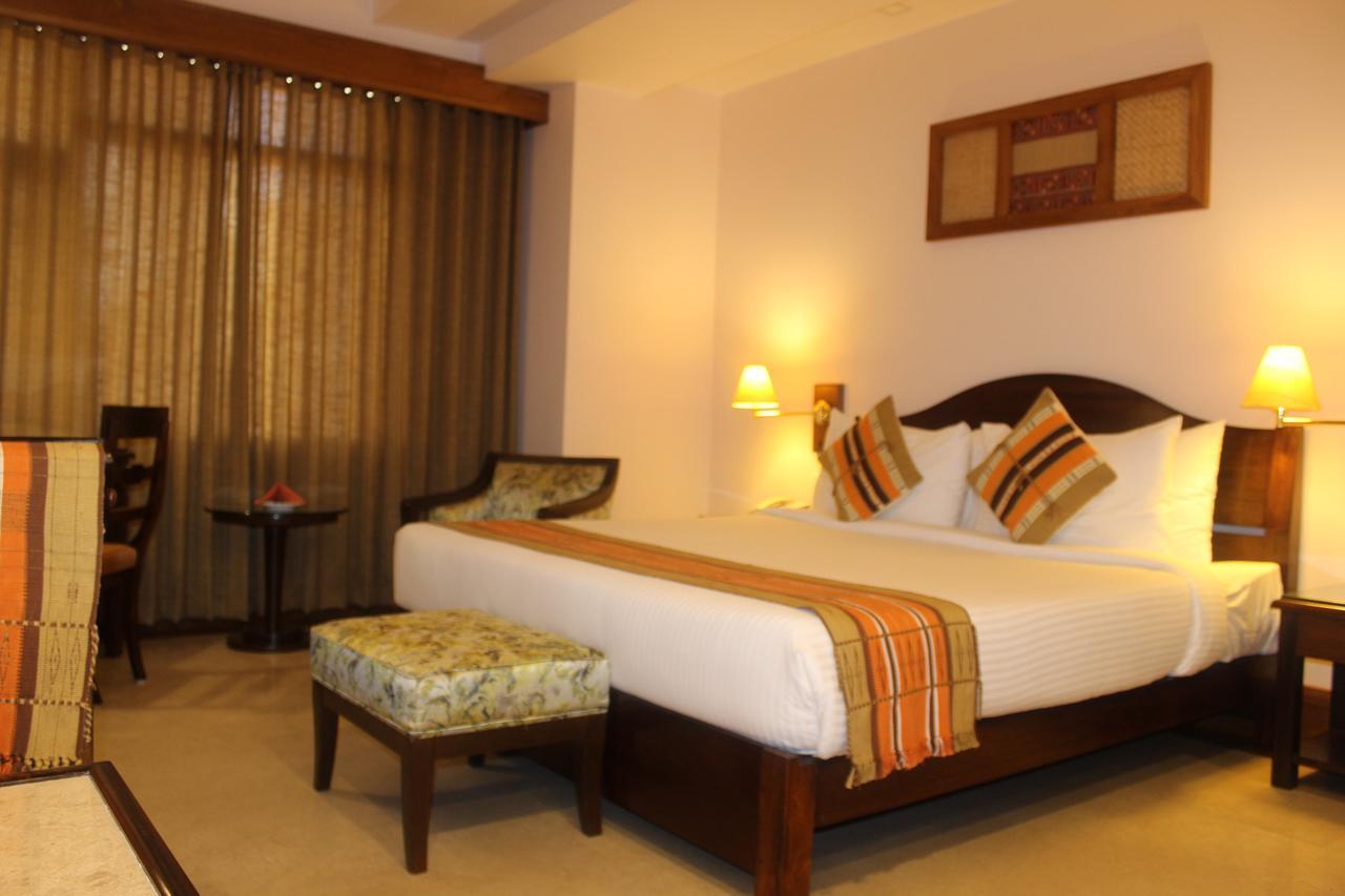 เดอะ คุวาหติ แอดเดรส บาย เซ็นเตอร์พอยต์ Hotel กูวาฮาติ ภายนอก รูปภาพ